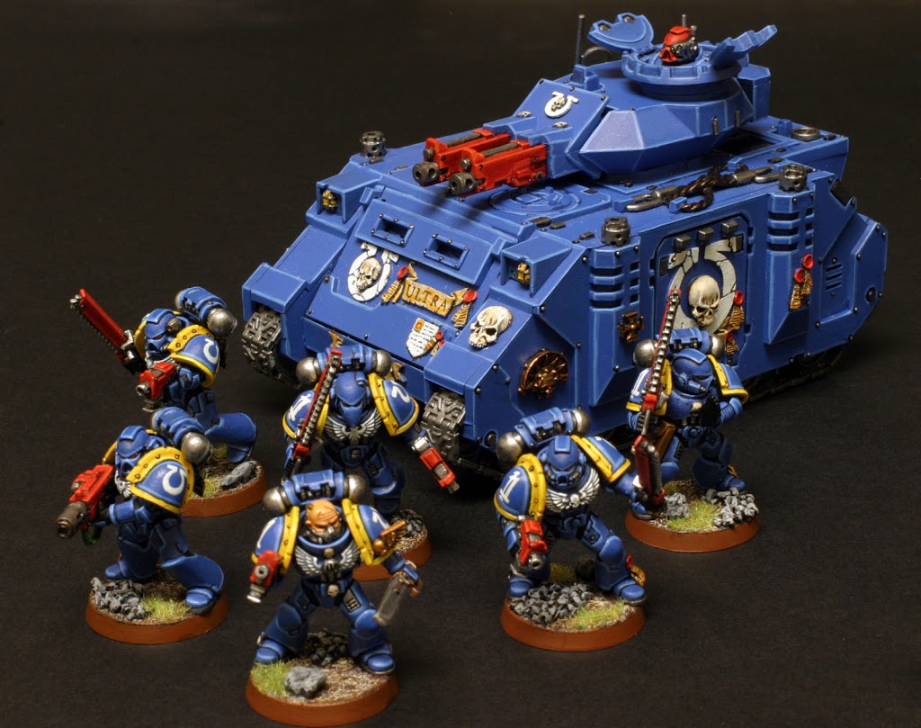 Space marine 2 купить. Ультрамарины Примарис. Ультрамарины миниатюры Примарис. Ultramarine Warhammer 40.000. Space Marines Outriders Warhammer 40000.