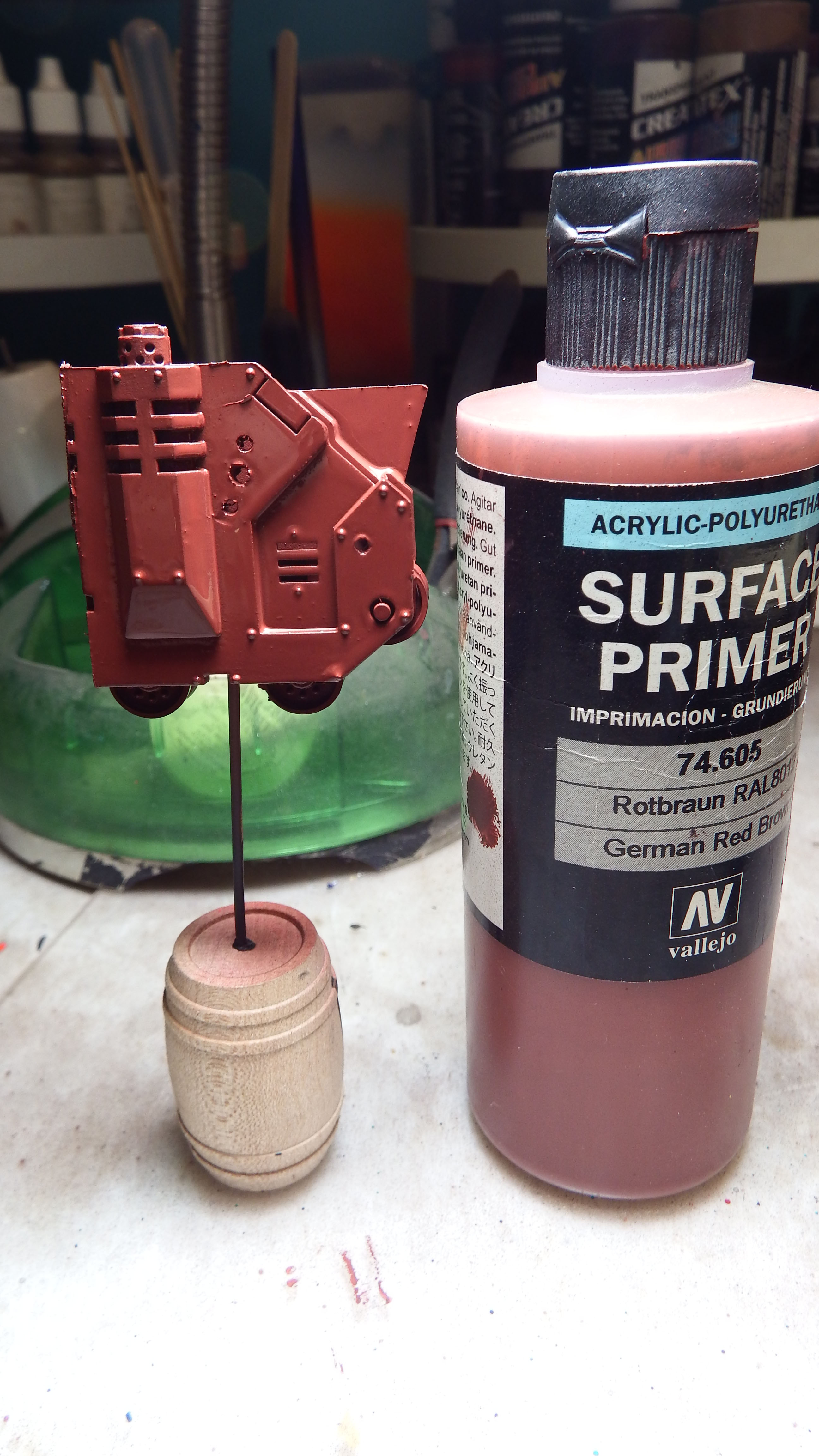 VALLEJO AIRBRUSH - MODEL AIR - SURFACE PRIMER GERMAN RED BROWN 200ML -  74.605