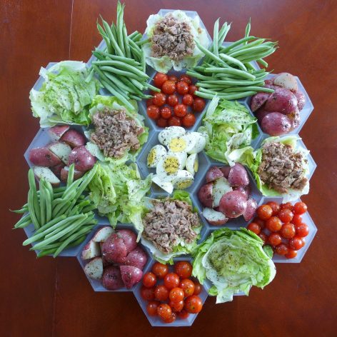 settlers-salad-nicoise_sq-27f9e9683b62f6ca101bc0588e72a1c41fce9eec-s1500-c85