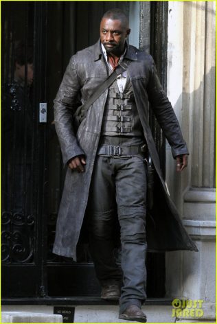 idris-elba-spotted-as-the-gunslinger-on-dark-tower-nyc-set-06