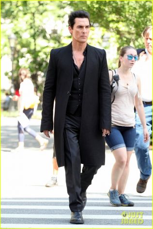 matthew-mcconaughey-long-nails-dark-tower-set-05