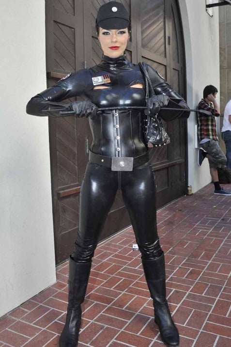 Adrianne Curry Cosplay 