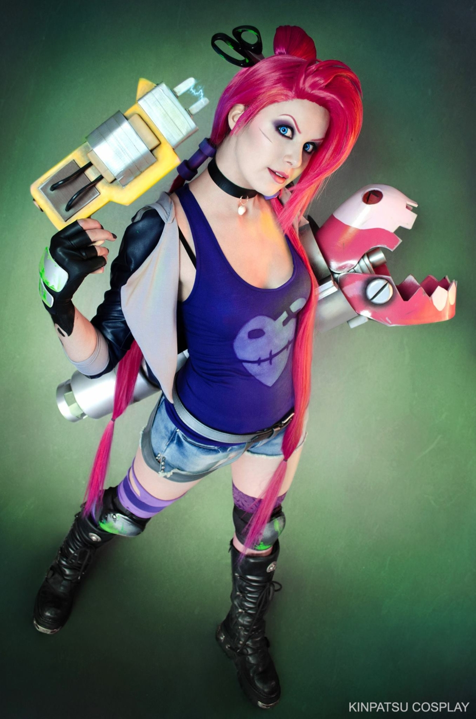 Cosplay: Jinx from 'League of Legends' and 'Arcane' is Explosive - Bell of  Lost Souls