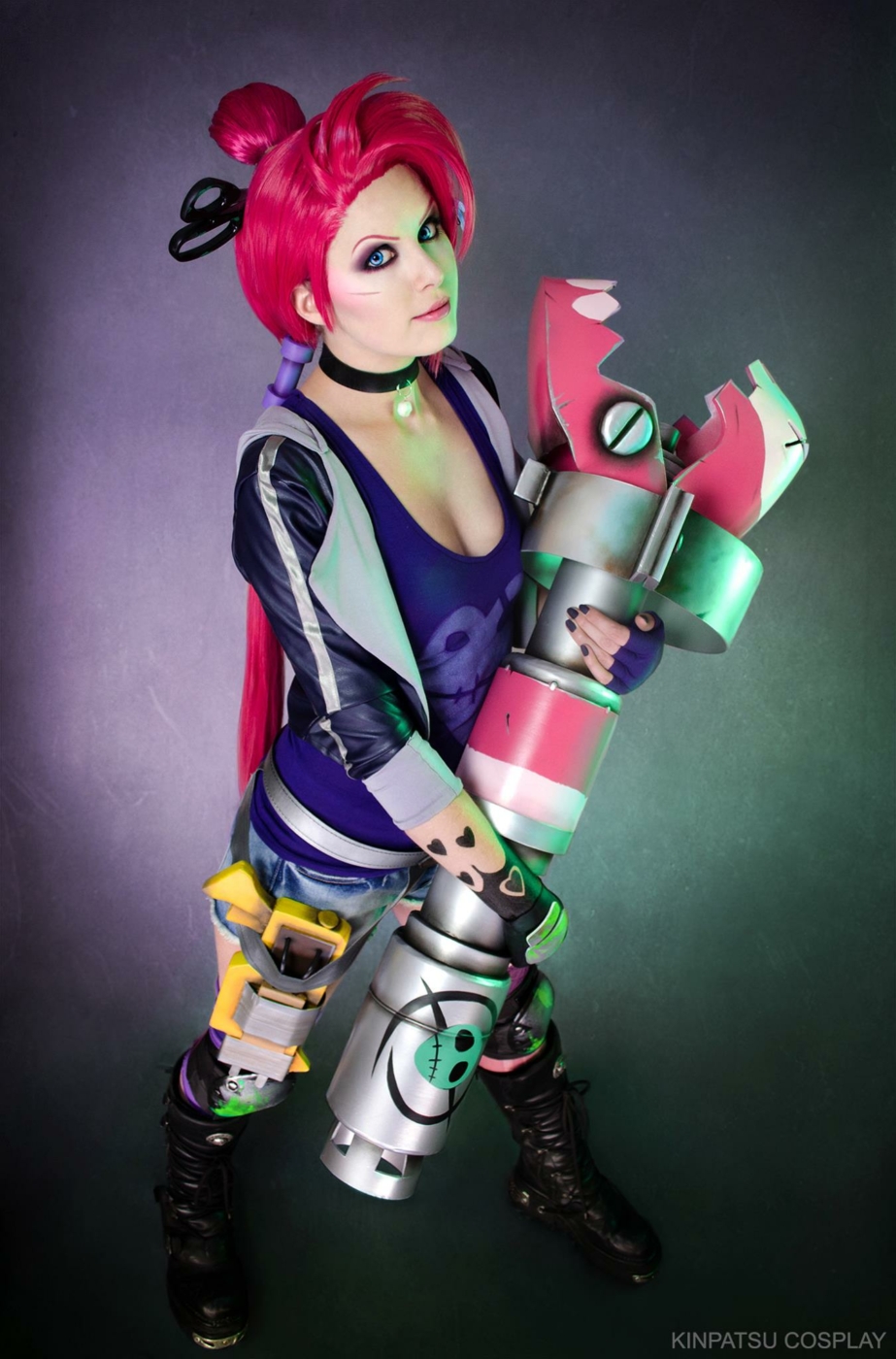 Cosplay: Jinx from 'League of Legends' and 'Arcane' is Explosive - Bell of  Lost Souls