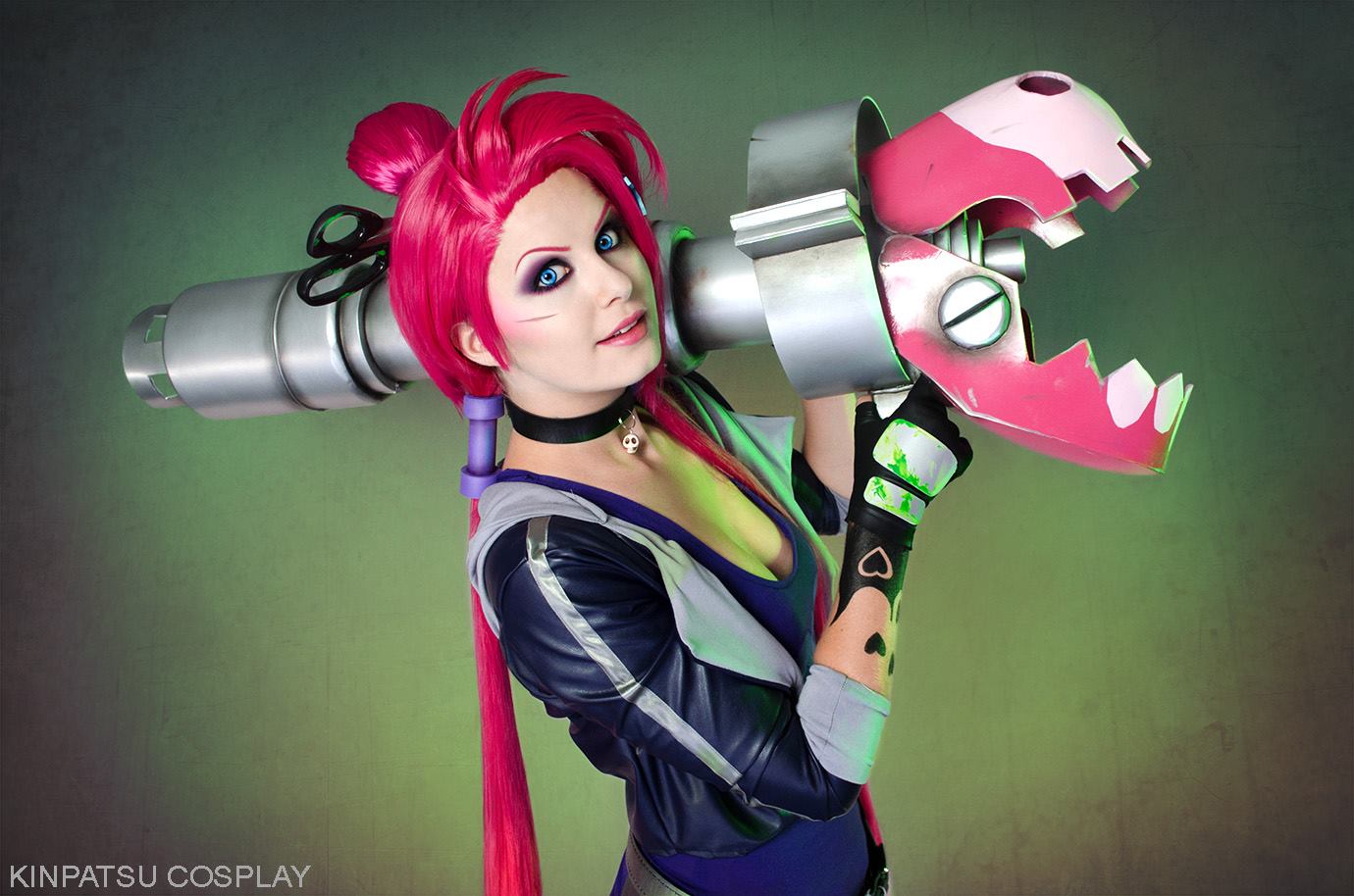 This LEAGUE OF LEGENDS Jinx Cosplay Is Amazing And Unsettling All At Once —  GameTyrant