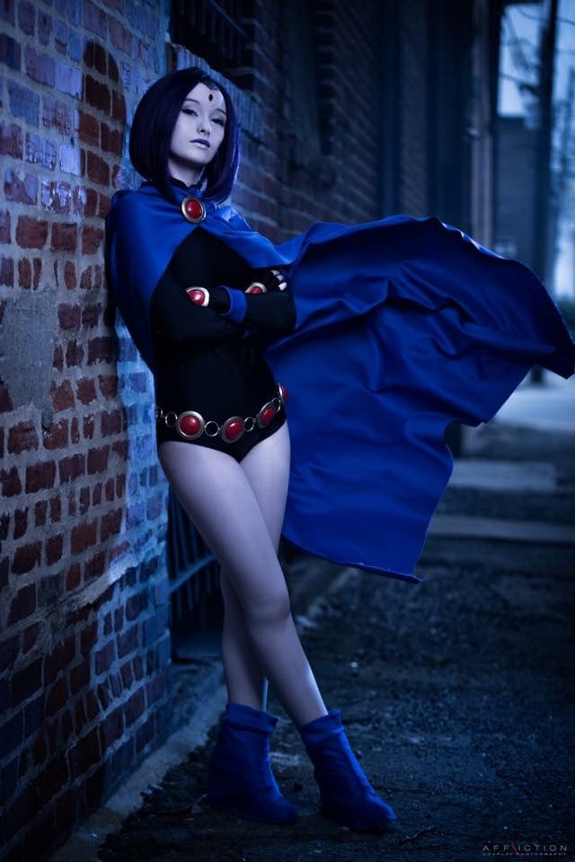 Cosplay: 'Teen Titan's Raven Cosplay Brings all the Dark Power - Bell of  Lost Souls