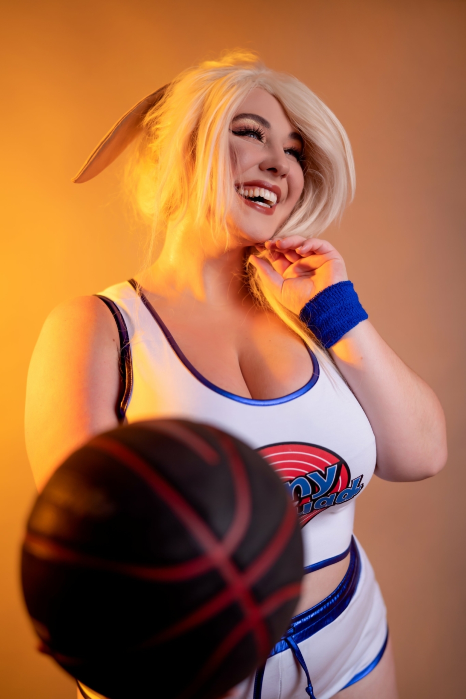 Lola Bunny Cosplay by Multifluffyness