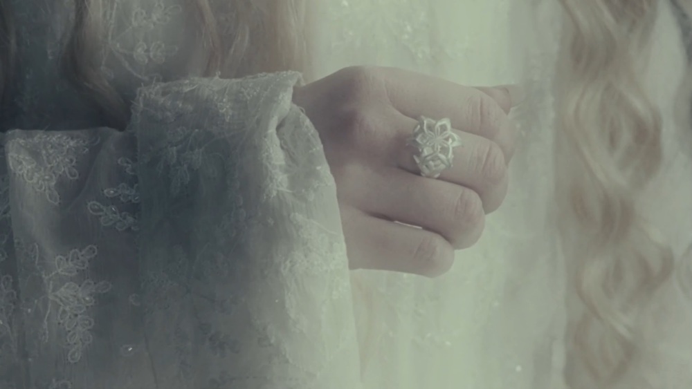 Galadriel and her ring of power, Nenya