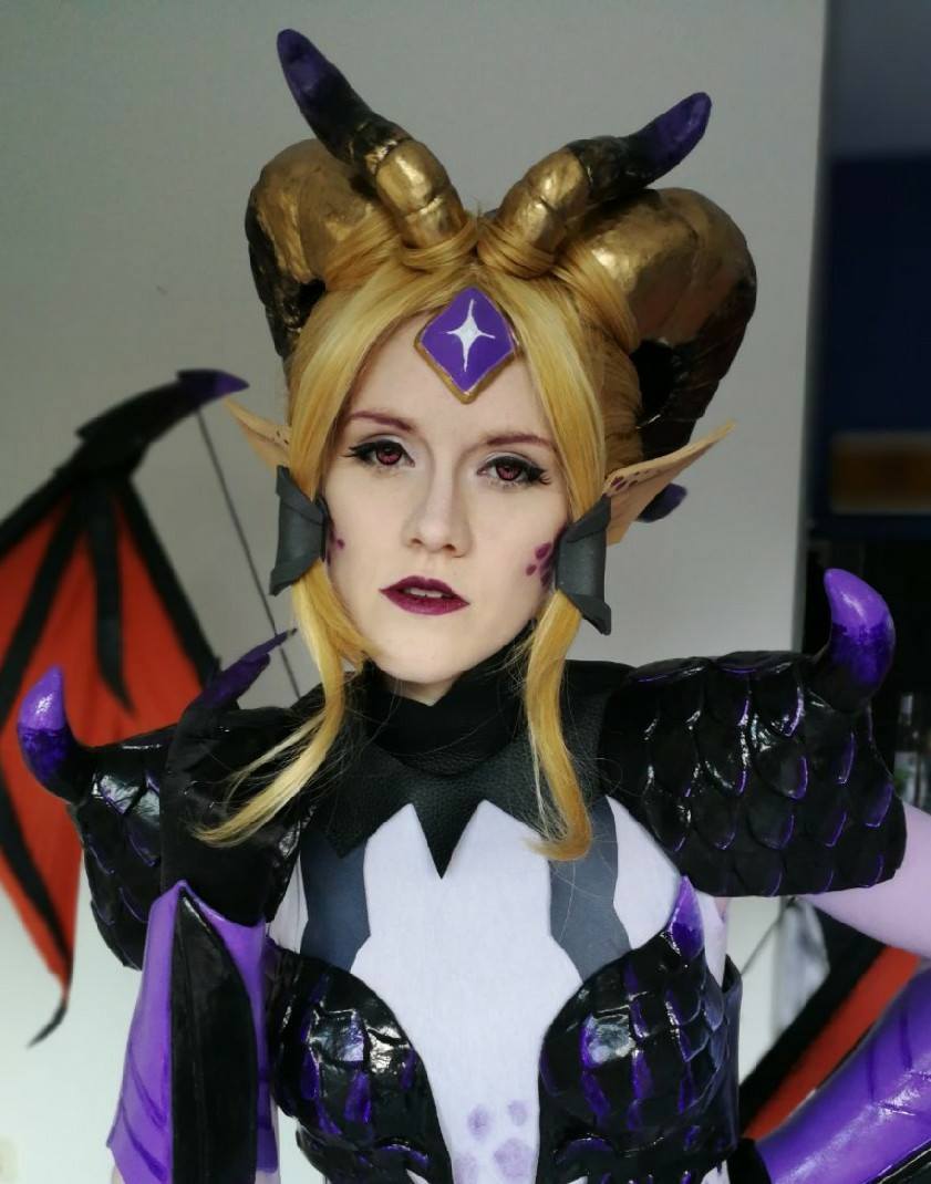 This 'League of Legends' Dragon Sorceress Zyra Cosplay is the Wrath of ...