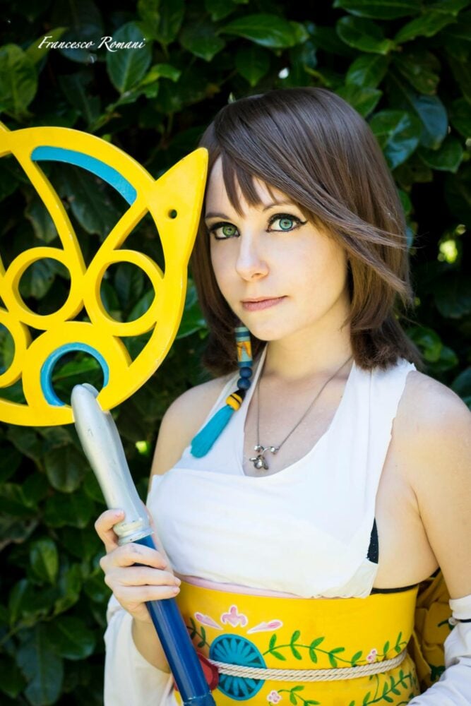 Yuna de Final Fantasy X ganha vida em cosplay incrível