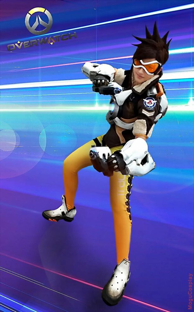 Talented Cosplayer Brings Overwatch 2 Tracer to Life