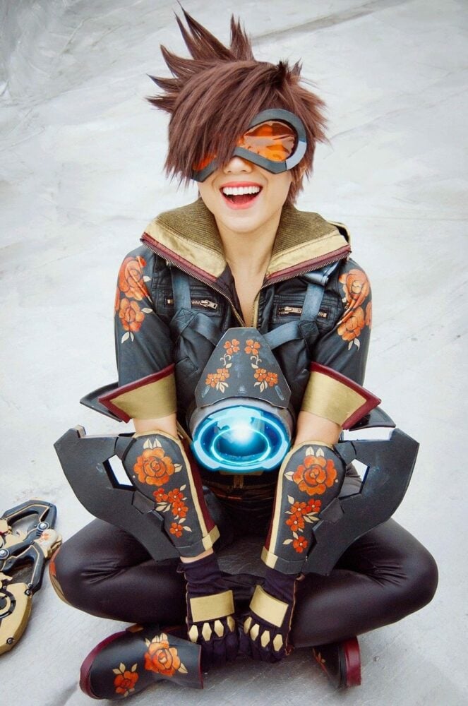 Tracer cosplay by Tiger Lily Cosplay