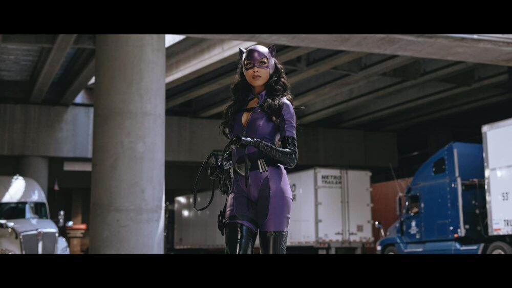 Purple-Suit Catwoman Cosplay by CutiepieSensei, Images by The World of Gwendana