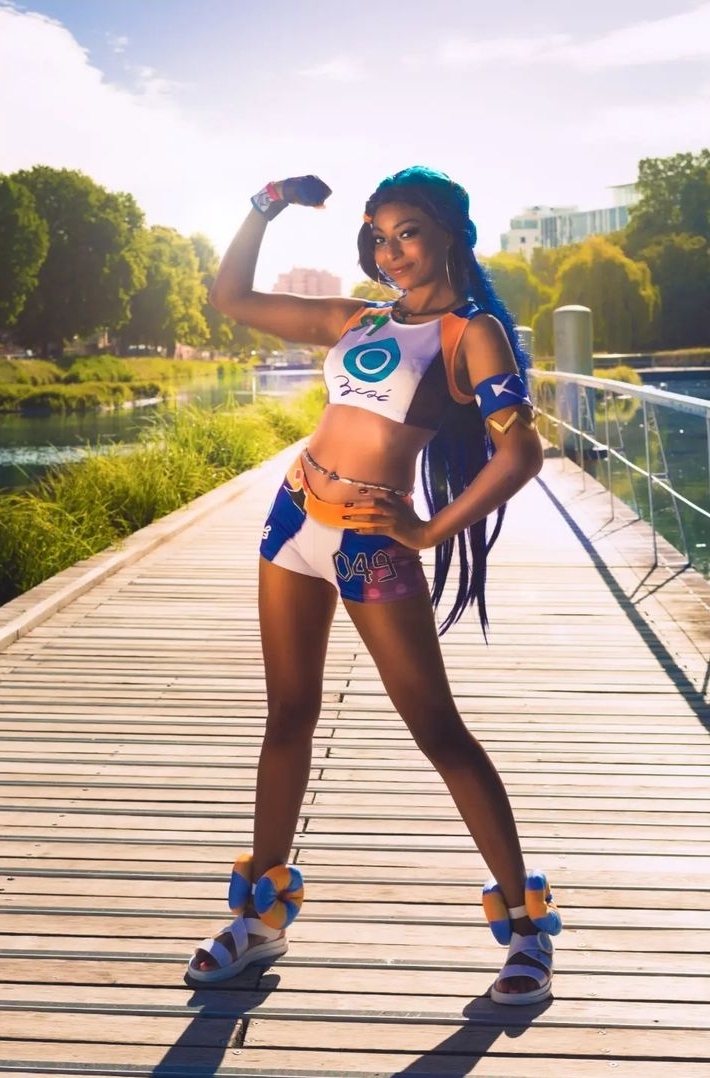 Pokemon Sword & Shield cosplayers go viral as Gym Leaders Nessa & Bea -  Dexerto