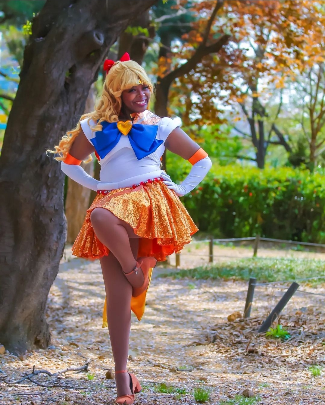 Fight For Love and Beauty With This Sailor Venus Cosplay - Bell of