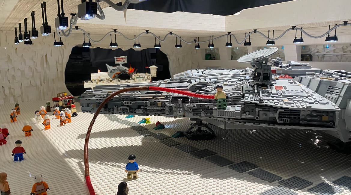 LEGO Battle of Hoth falcon