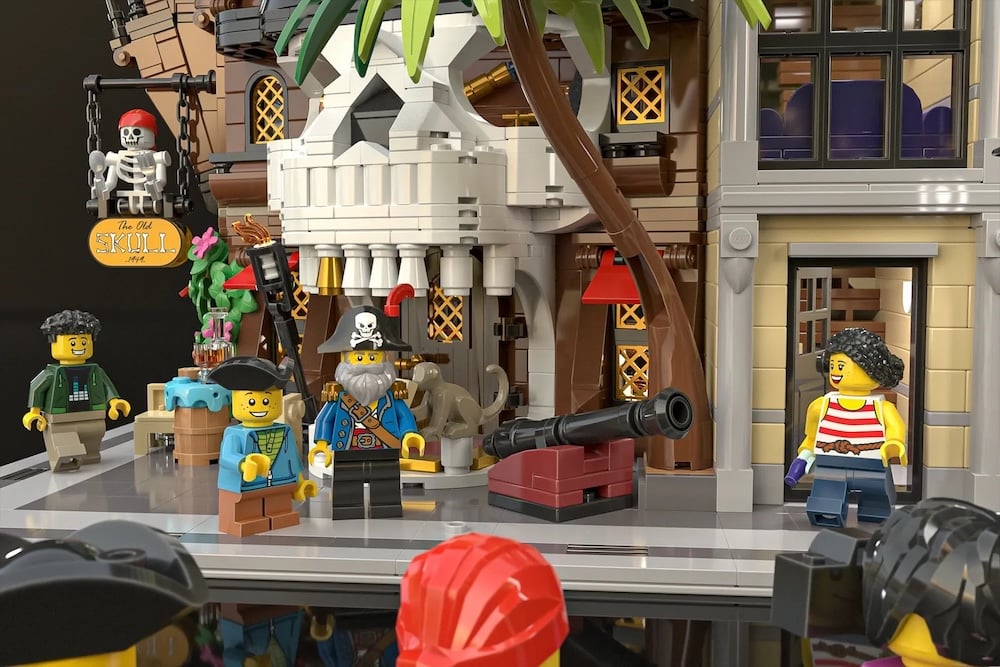 LEGO Pirates Restaurant skull door